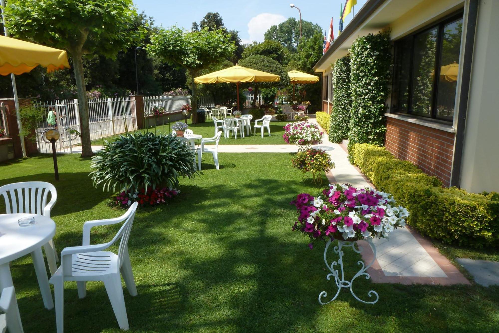 Hotel Versilia Lido di Camaiore Exterior foto
